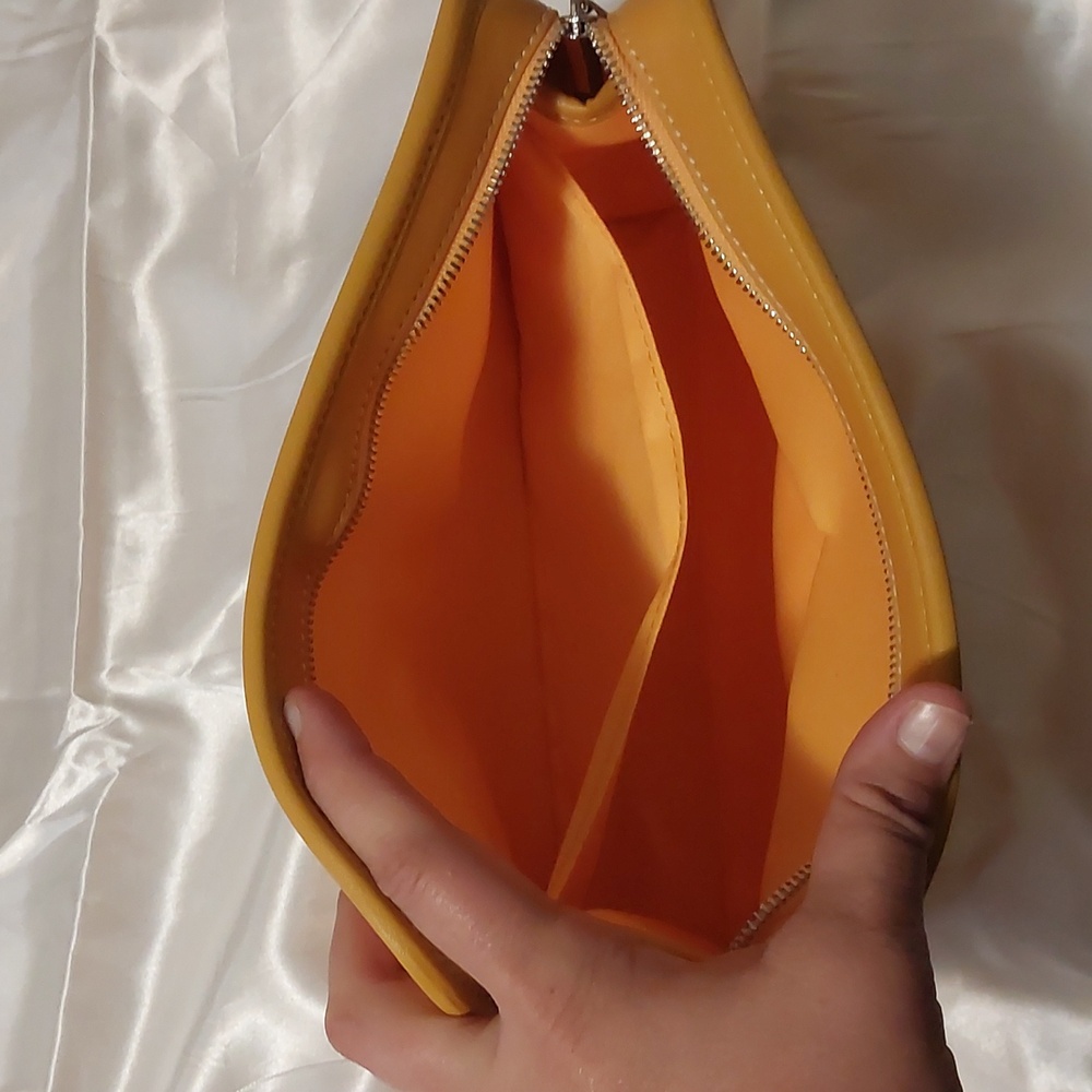 New Luxury Clutch-Juvan MM Pouch Rare Color Yellow - Picture 8 of 8